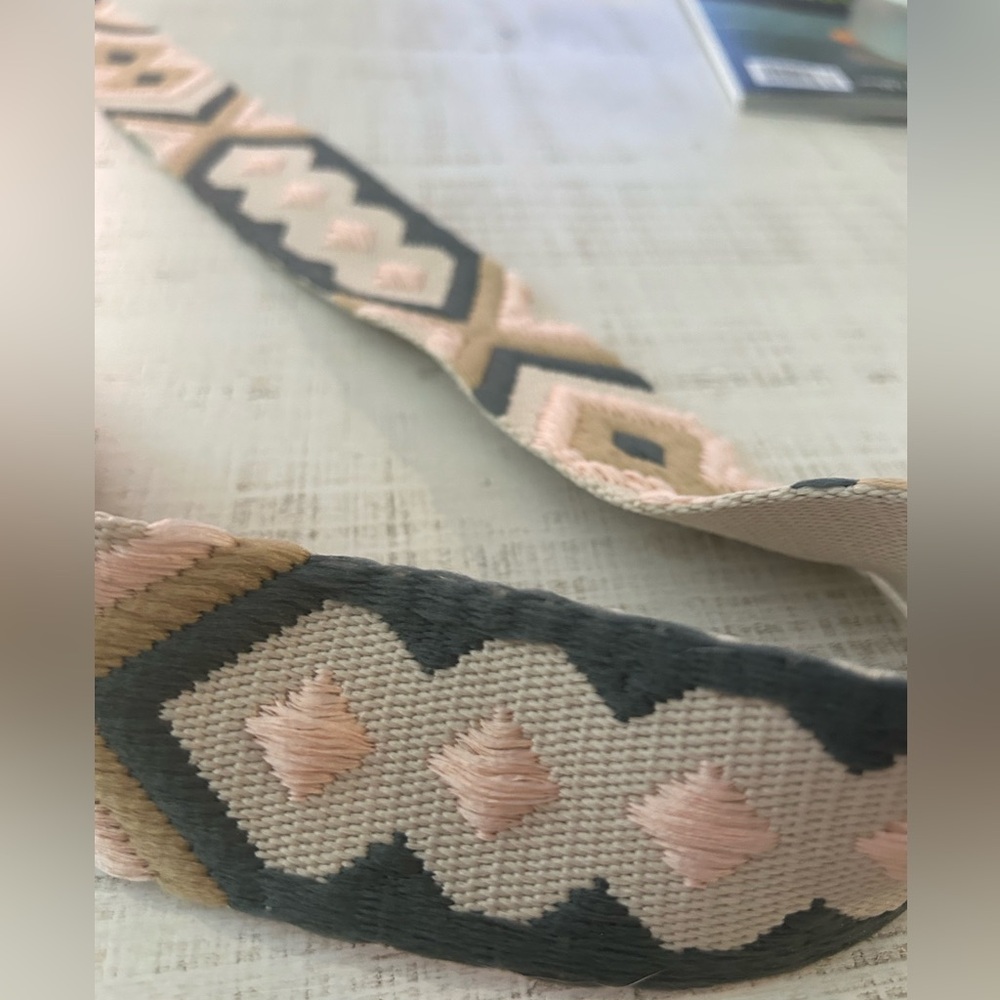Geometric Patterned Bag Strap - Picture 2 of 6